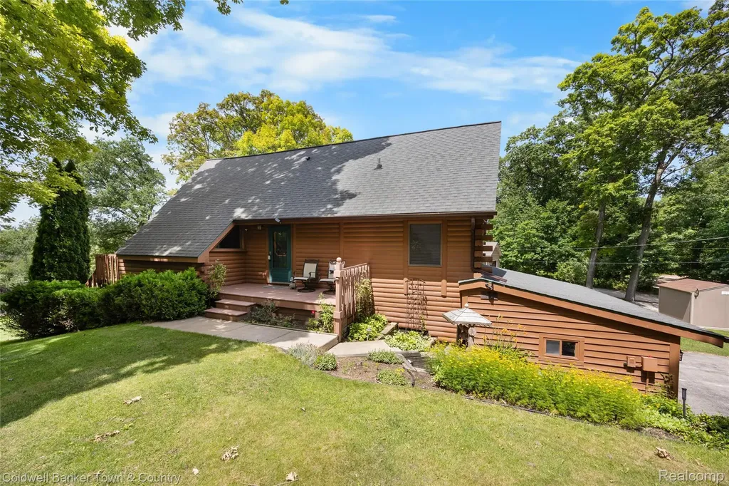 4583 Cornwell Lane Hamburg Township MI 48189