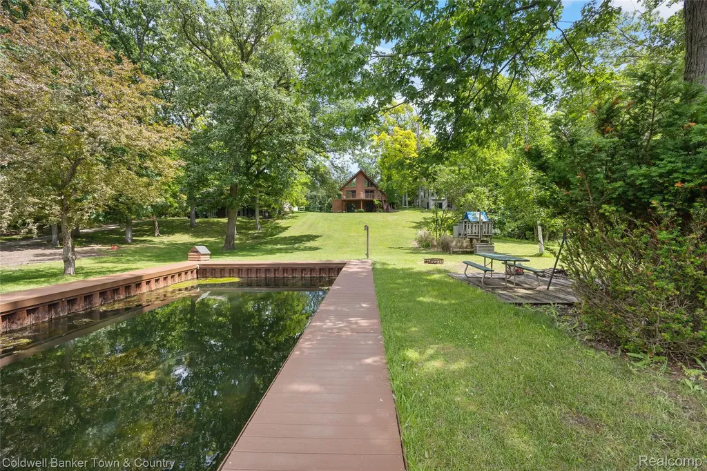4583 Cornwell Lane Hamburg Township MI 48189