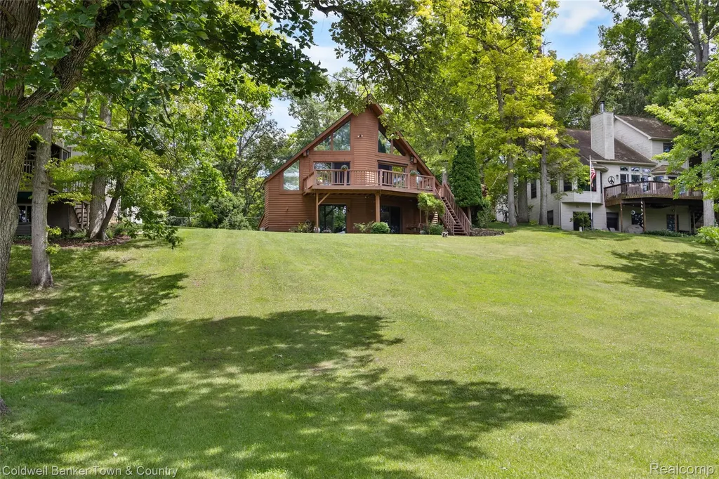 4583 Cornwell Lane Hamburg Township MI 48189