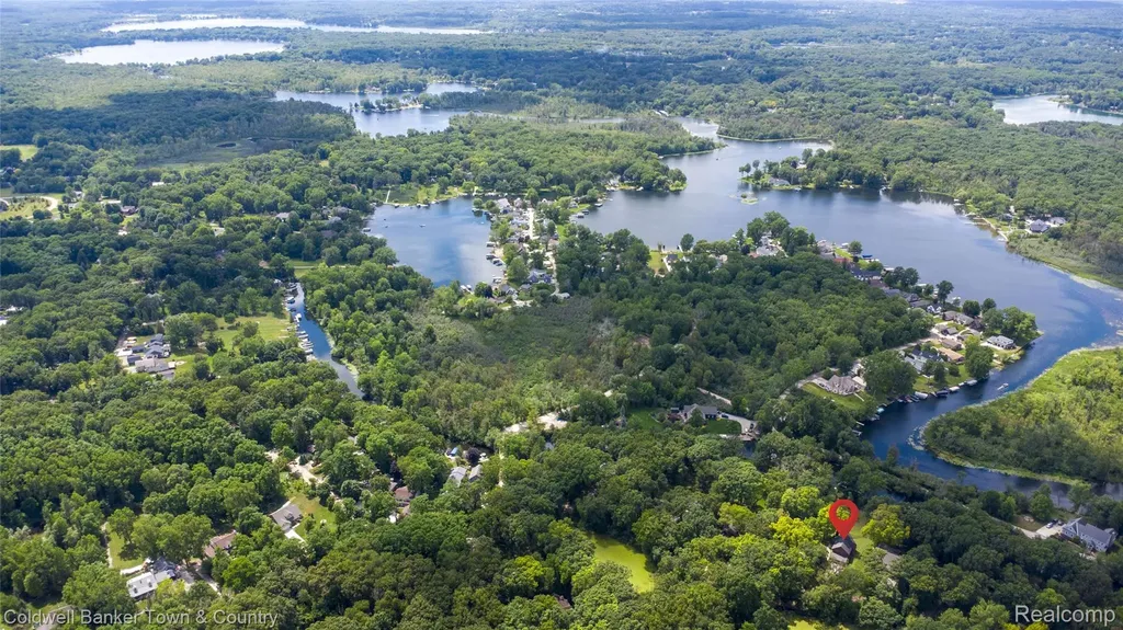 4583 Cornwell Lane Hamburg Township MI 48189
