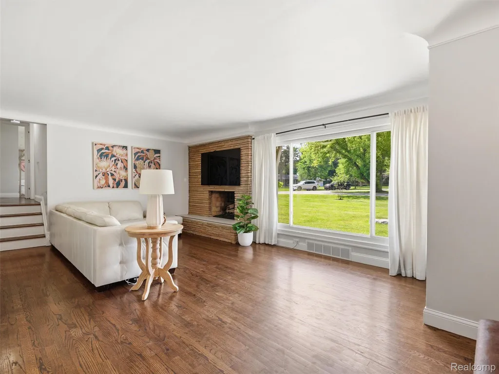 24741 Tudor Lane Franklin Village MI 48025