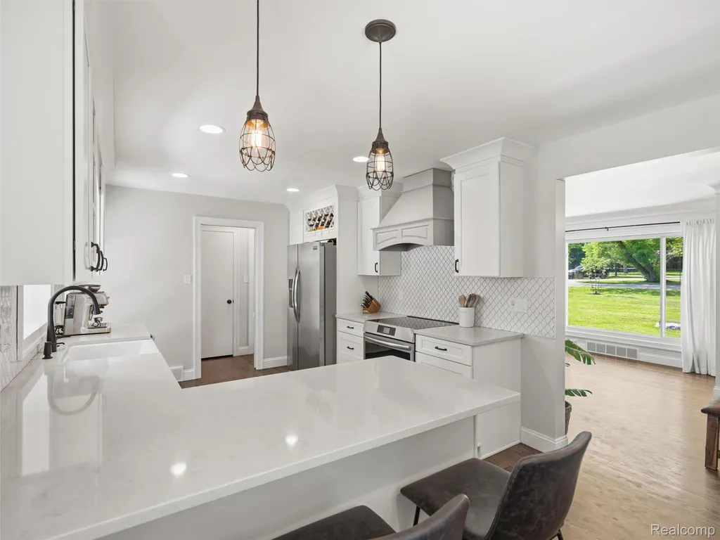 24741 Tudor Lane Franklin Village MI 48025