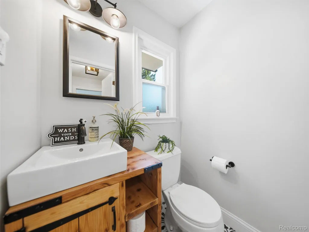 24741 Tudor Lane Franklin Village MI 48025