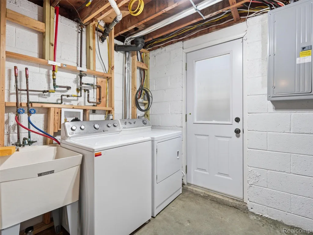 24741 Tudor Lane Franklin Village MI 48025