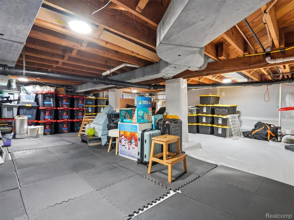 24741 Tudor Lane Franklin Village MI 48025