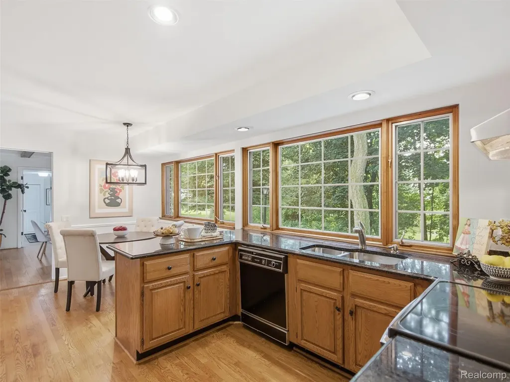 4367 Yorktown Drive West Bloomfield Charter Township MI 48323
