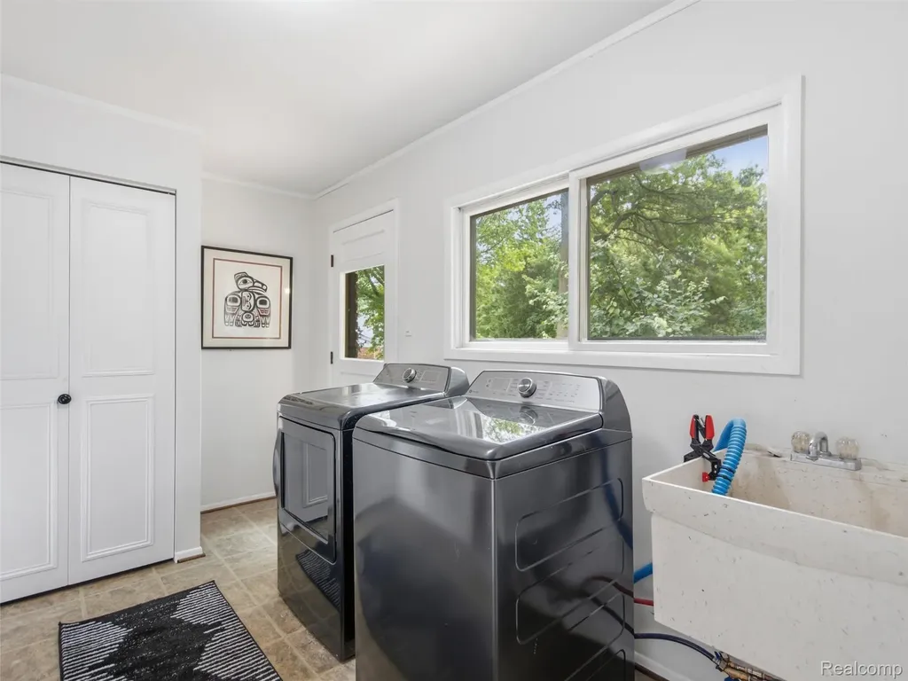 4367 Yorktown Drive West Bloomfield Charter Township MI 48323