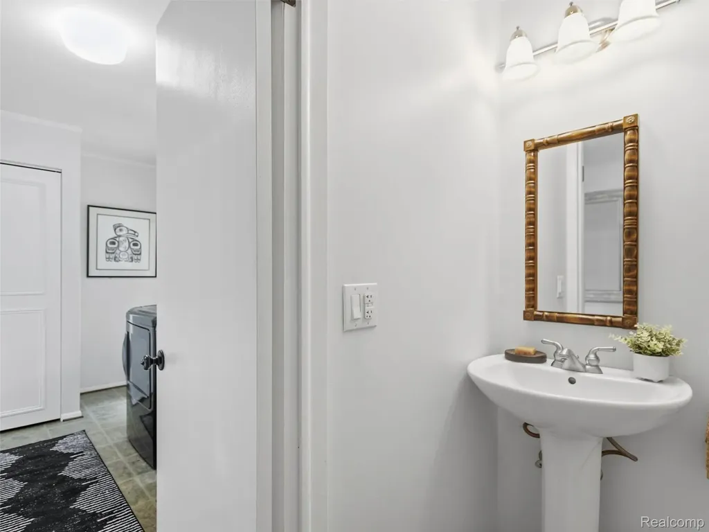 4367 Yorktown Drive West Bloomfield Charter Township MI 48323