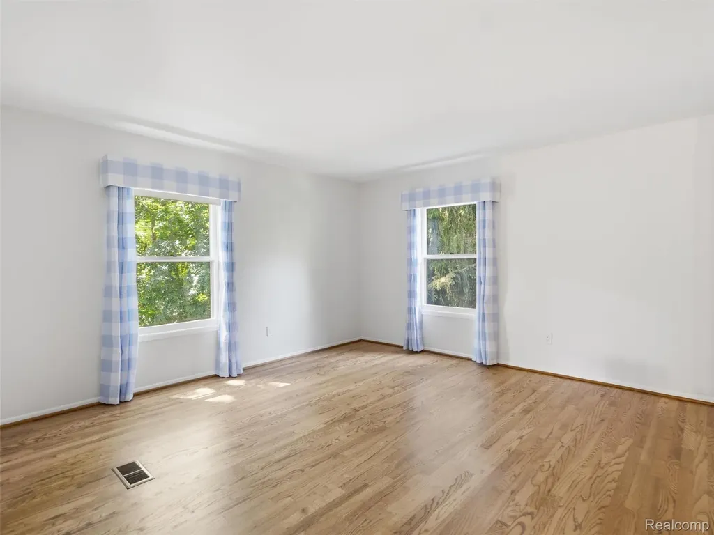 4367 Yorktown Drive West Bloomfield Charter Township MI 48323