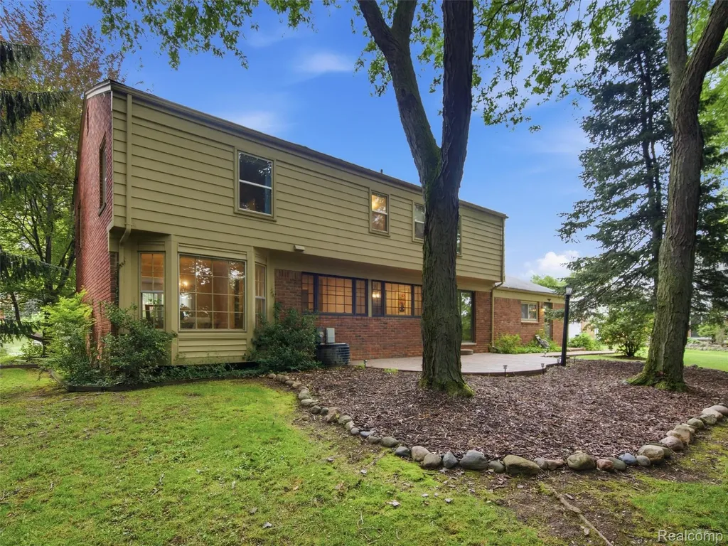 4367 Yorktown Drive West Bloomfield Charter Township MI 48323