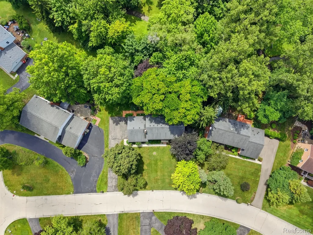 4367 Yorktown Drive West Bloomfield Charter Township MI 48323