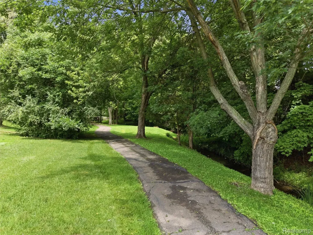 4367 Yorktown Drive West Bloomfield Charter Township MI 48323