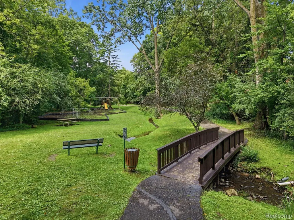 4367 Yorktown Drive West Bloomfield Charter Township MI 48323