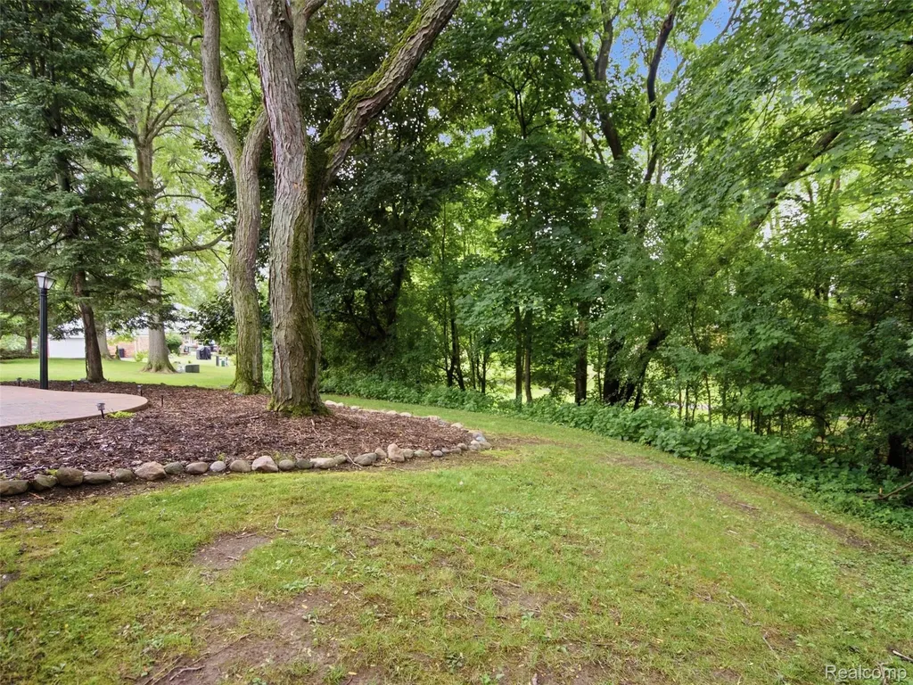 4367 Yorktown Drive West Bloomfield Charter Township MI 48323