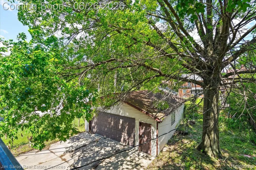 9417 E Outer Drive Detroit City MI 48213