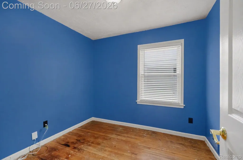 15832 Wakenden Redford Charter Township MI 48239