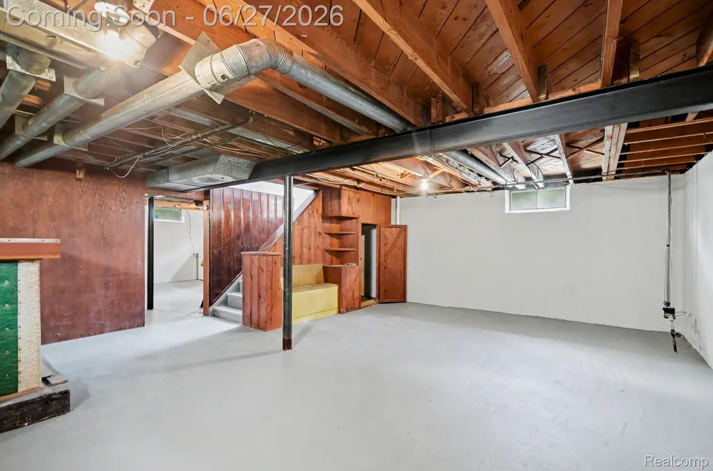 15832 Wakenden Redford Charter Township MI 48239