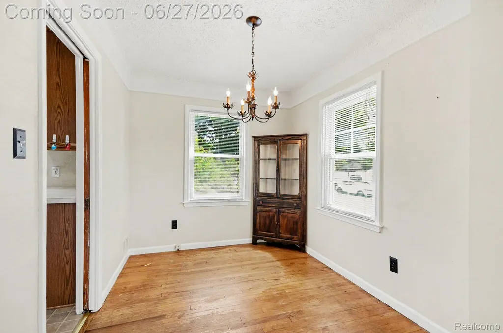 15832 Wakenden Redford Charter Township MI 48239