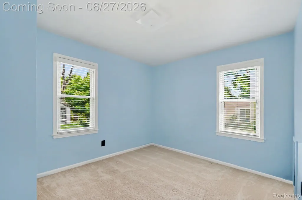 15832 Wakenden Redford Charter Township MI 48239