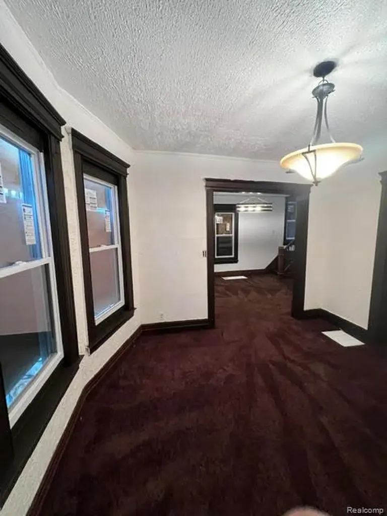 7720 E Canfield Street Detroit City MI 48214
