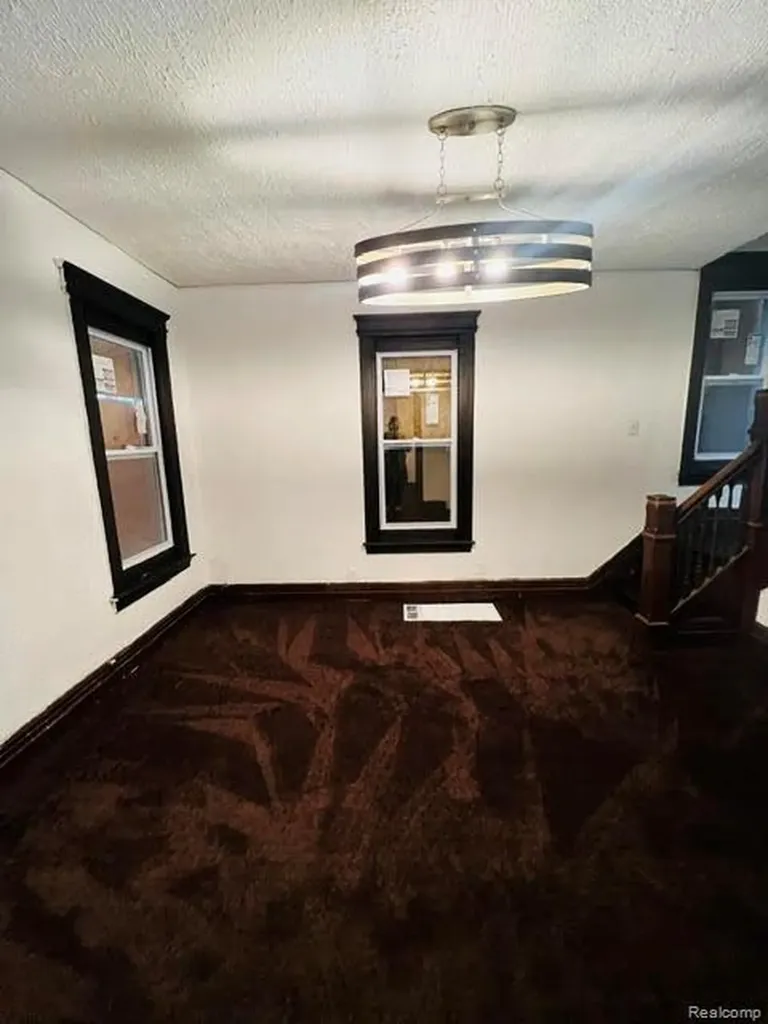 7720 E Canfield Street Detroit City MI 48214