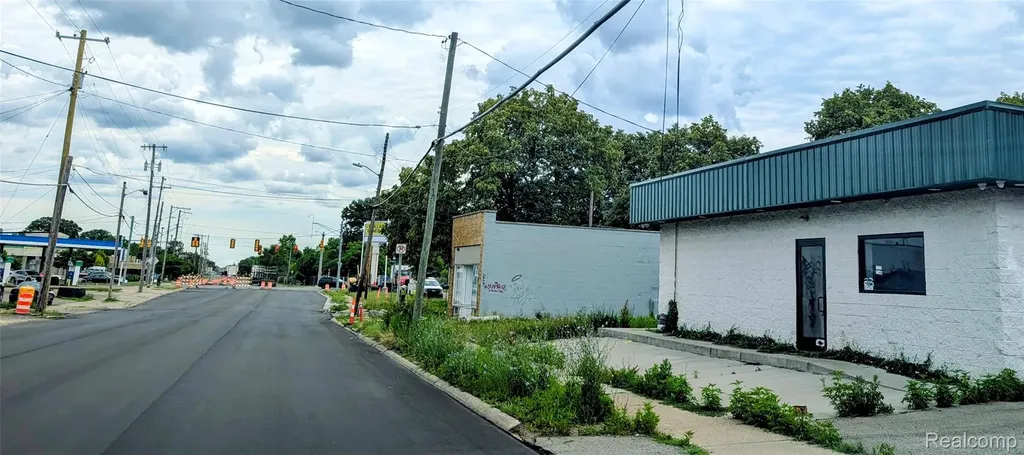 2610 Davison Road Flint City MI 48506