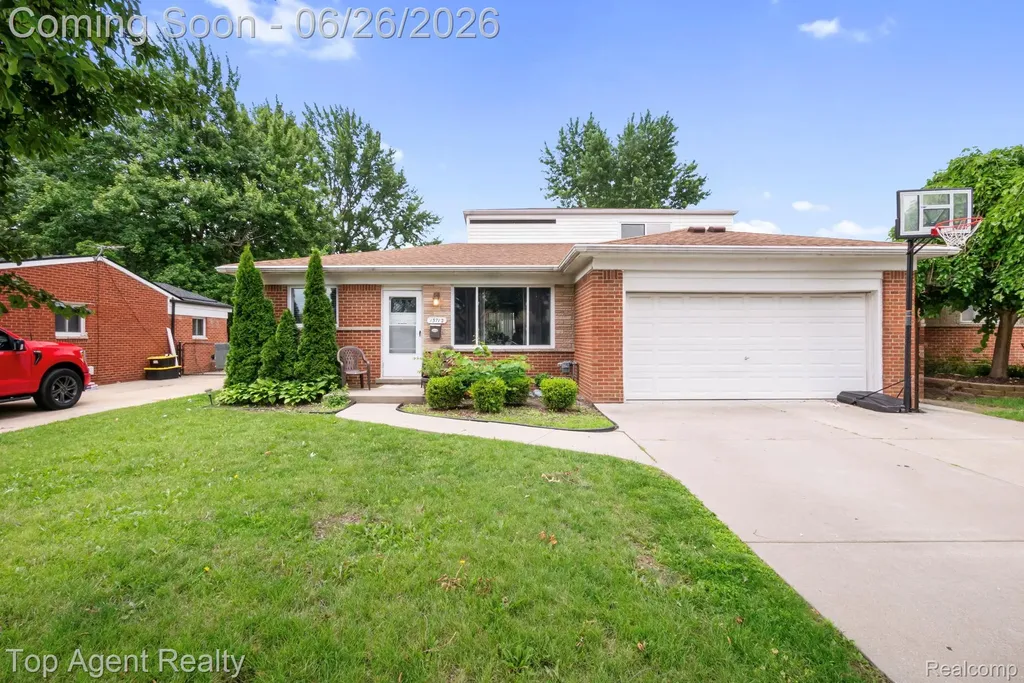 13712 La Chene Avenue Warren City MI 48088