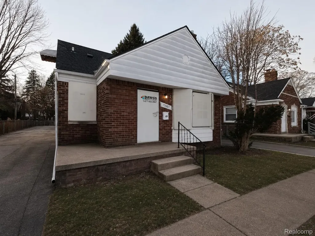17851 Strasburg Street Detroit City MI 48205