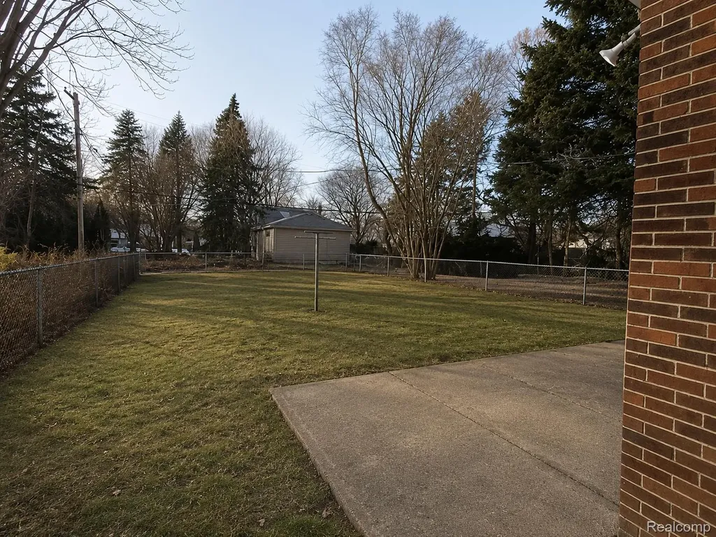 17851 Strasburg Street Detroit City MI 48205