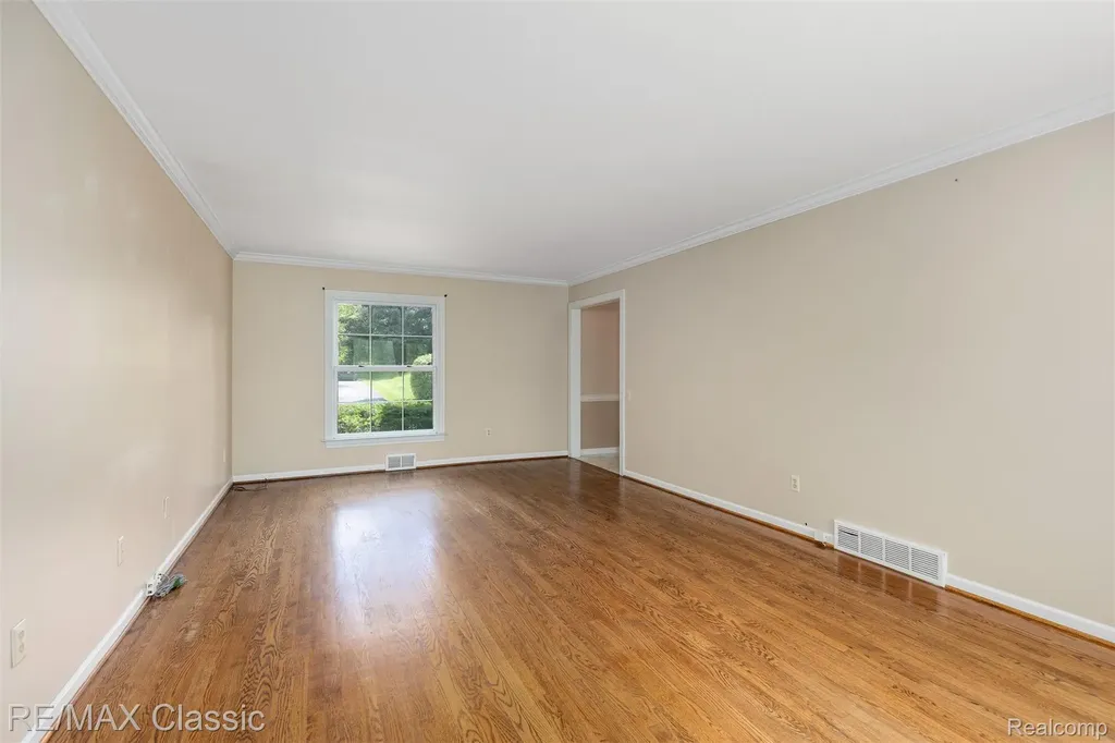 4268 Covered Bridge Road Bloomfield Charter Township MI 48302