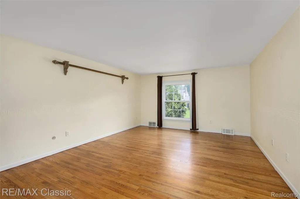4268 Covered Bridge Road Bloomfield Charter Township MI 48302