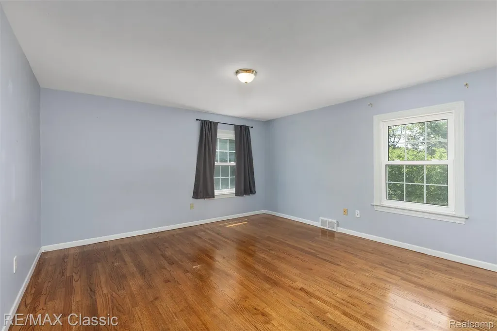 4268 Covered Bridge Road Bloomfield Charter Township MI 48302