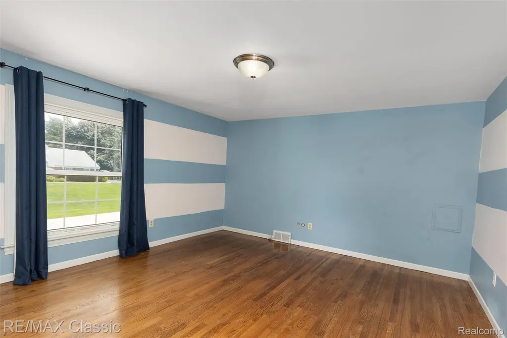 4268 Covered Bridge Road Bloomfield Charter Township MI 48302