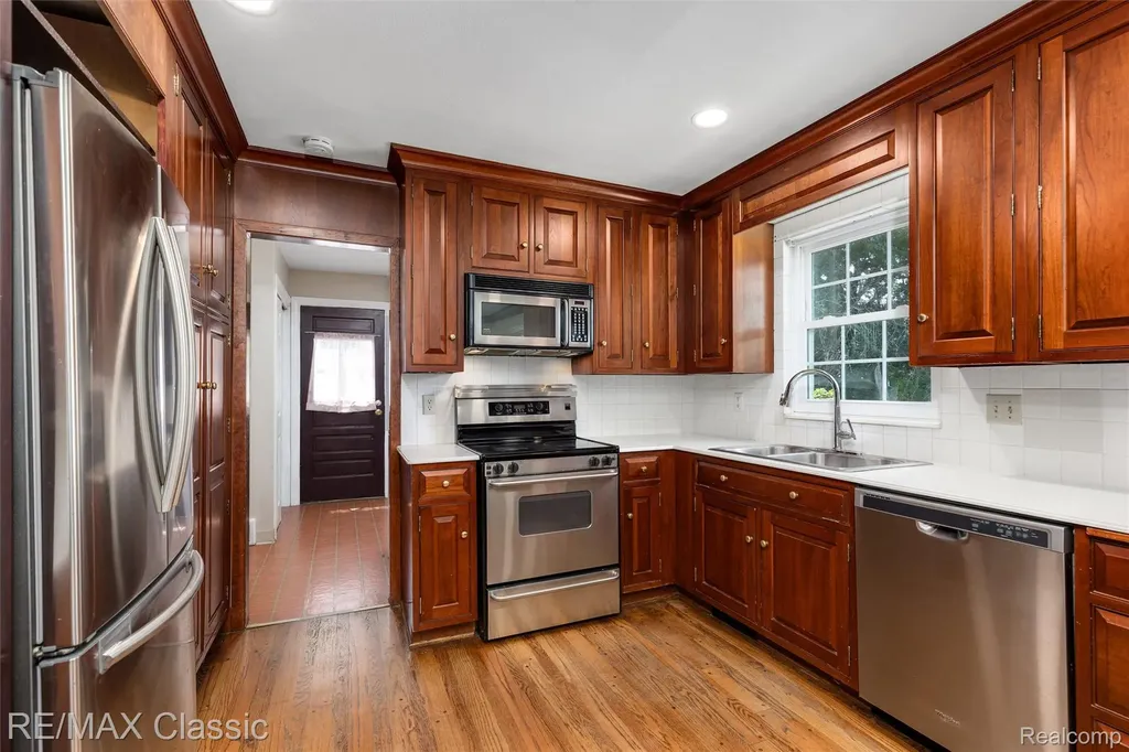 4268 Covered Bridge Road Bloomfield Charter Township MI 48302
