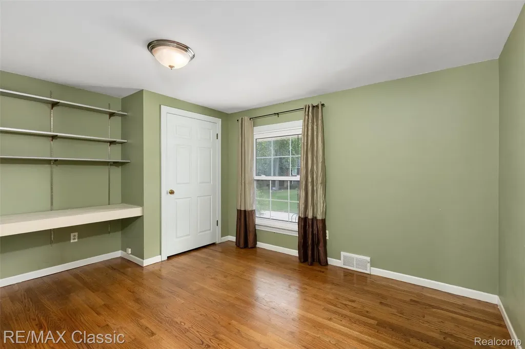 4268 Covered Bridge Road Bloomfield Charter Township MI 48302