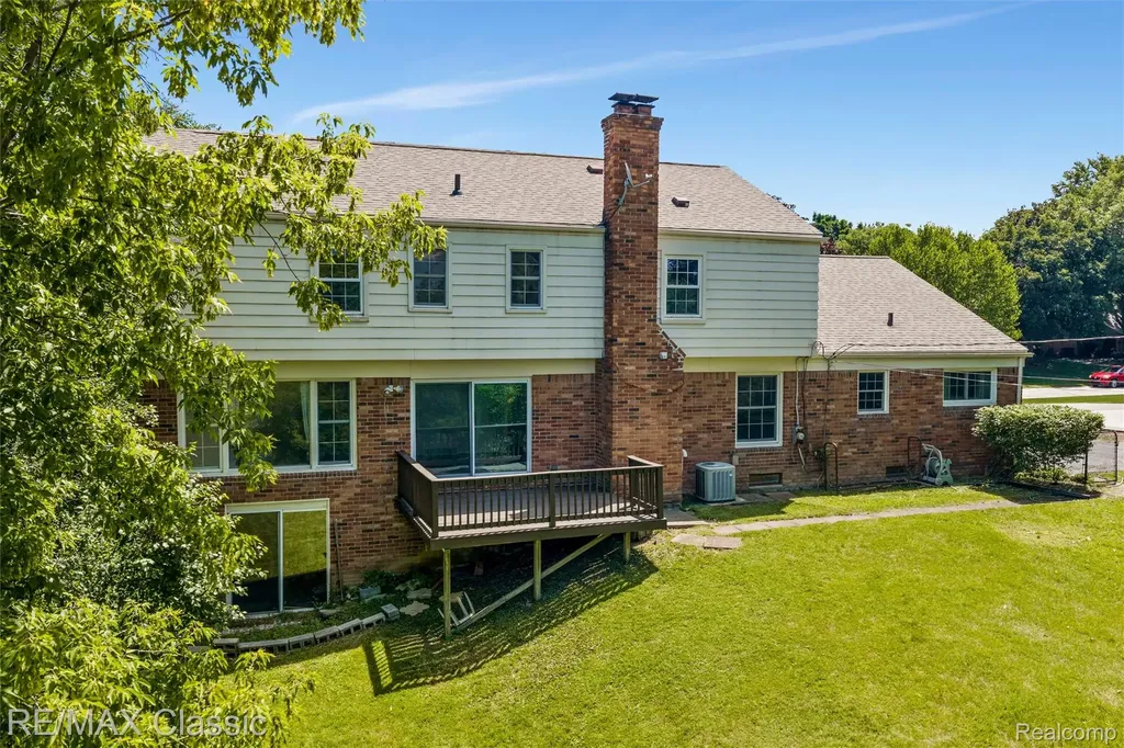 4268 Covered Bridge Road Bloomfield Charter Township MI 48302