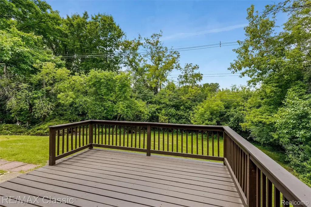 4268 Covered Bridge Road Bloomfield Charter Township MI 48302