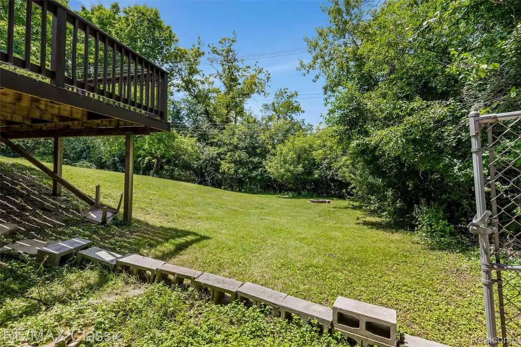 4268 Covered Bridge Road Bloomfield Charter Township MI 48302