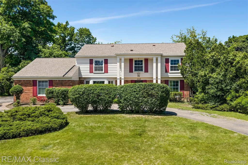 4268 Covered Bridge Road Bloomfield Charter Township MI 48302
