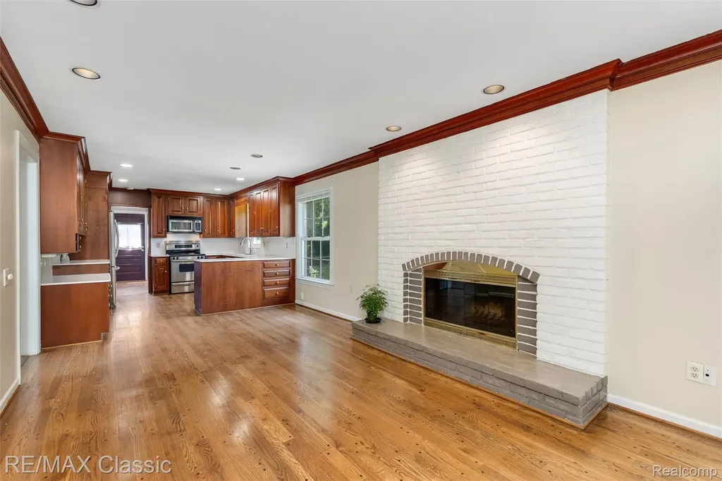4268 Covered Bridge Road Bloomfield Charter Township MI 48302