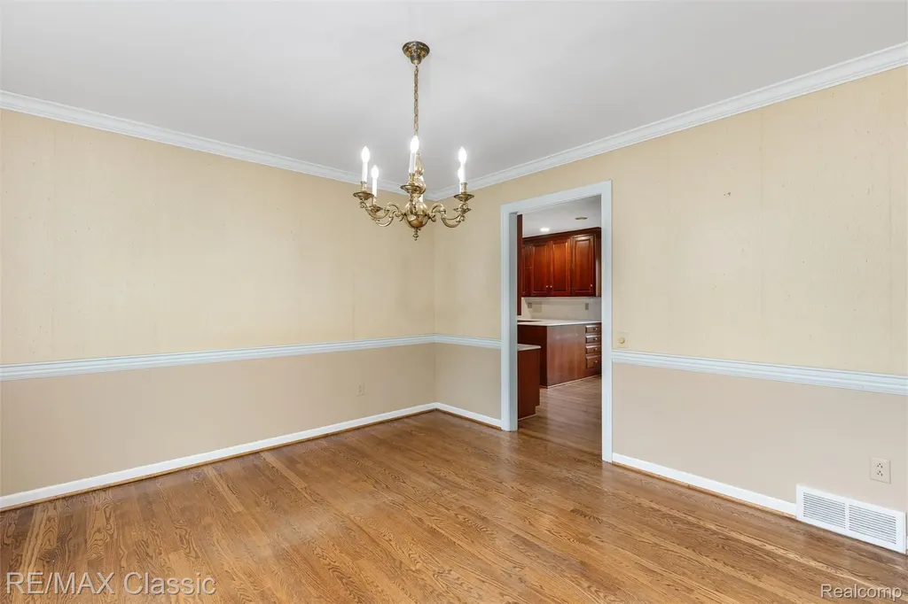 4268 Covered Bridge Road Bloomfield Charter Township MI 48302