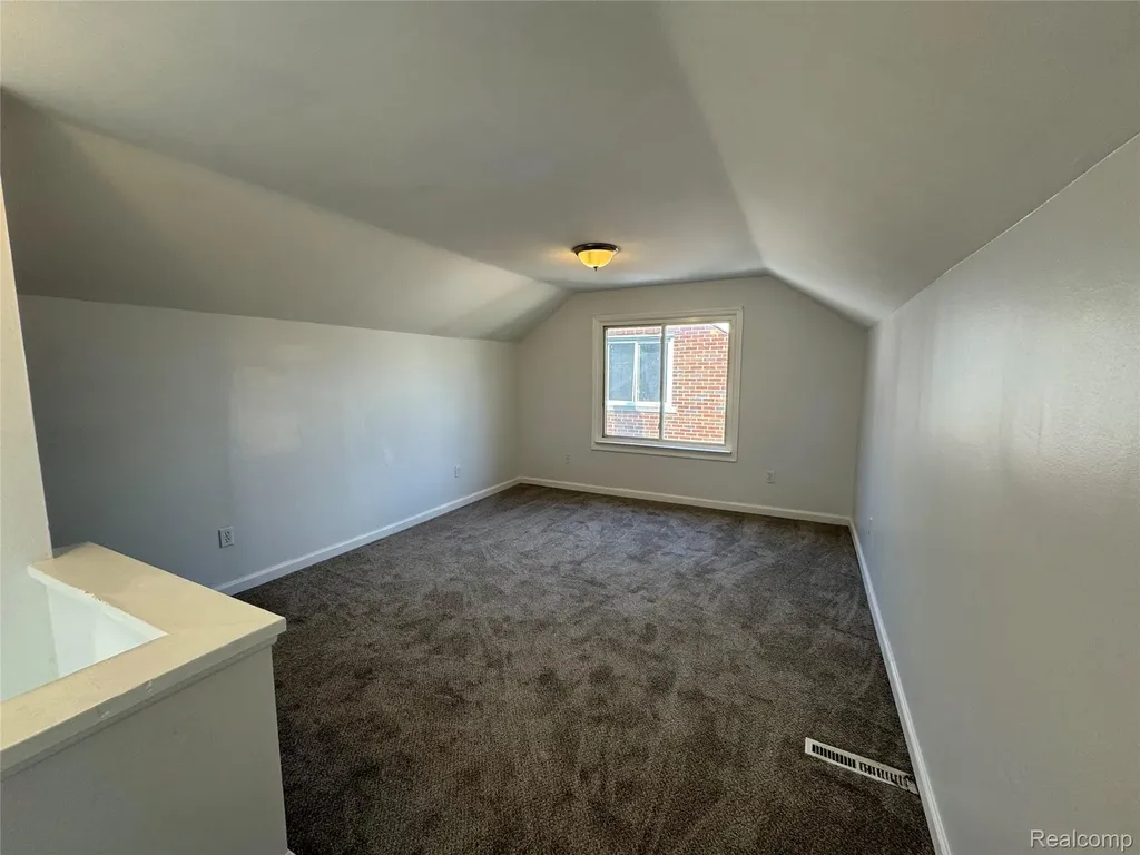 19395 Fairport Street Detroit City MI 48205