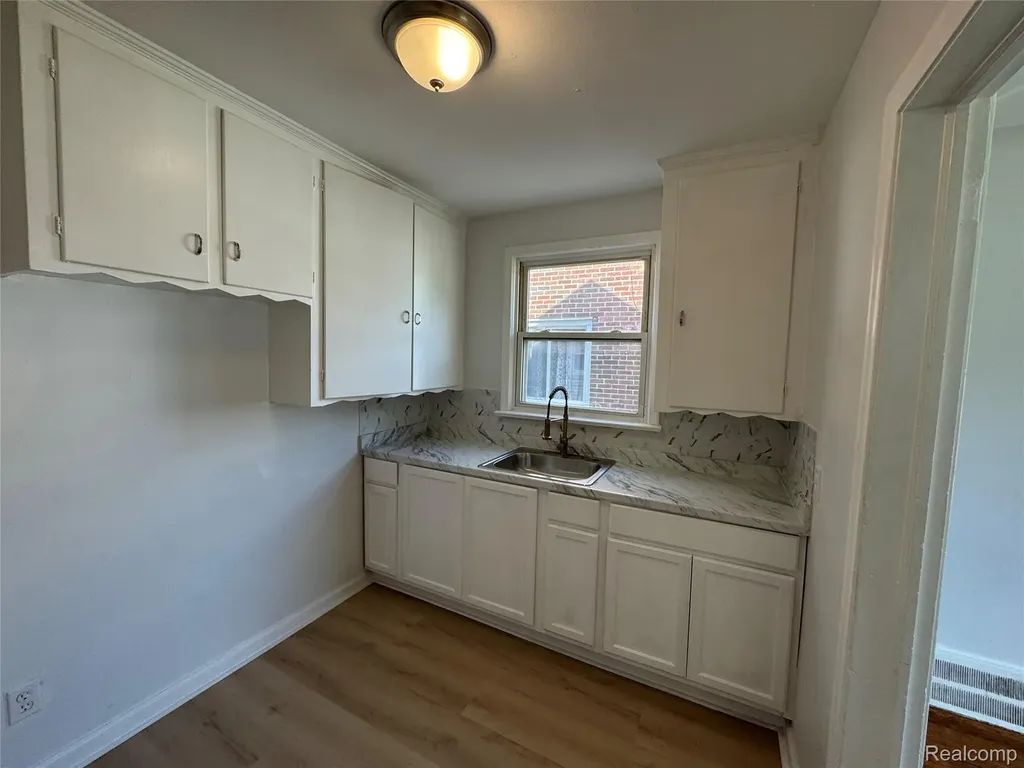 19395 Fairport Street Detroit City MI 48205
