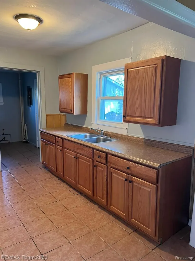 5970 John Daly Street Taylor City MI 48180