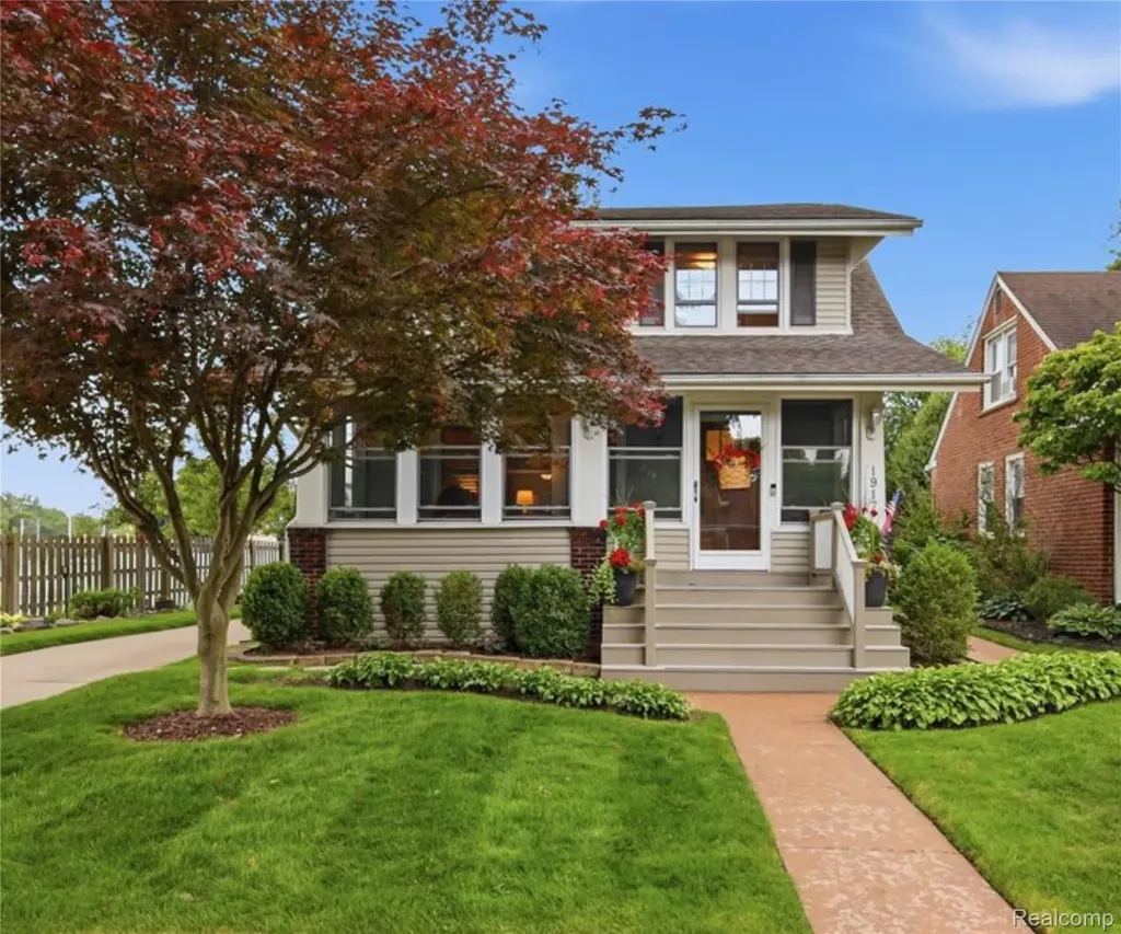 1917 Clawson Avenue Royal Oak City MI 48073