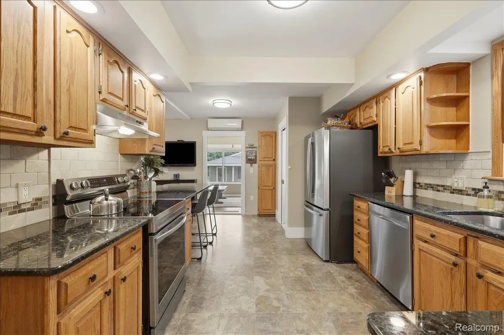 1917 Clawson Avenue Royal Oak City MI 48073