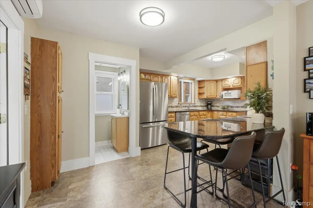 1917 Clawson Avenue Royal Oak City MI 48073