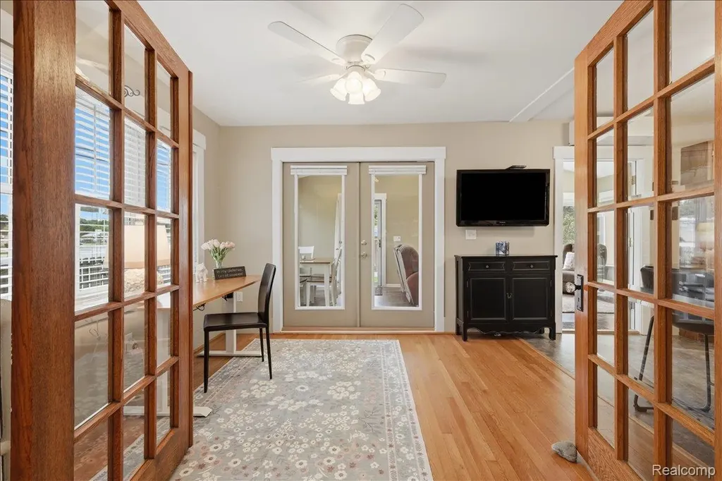 1917 Clawson Avenue Royal Oak City MI 48073