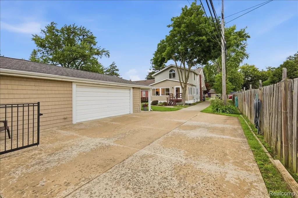 1917 Clawson Avenue Royal Oak City MI 48073