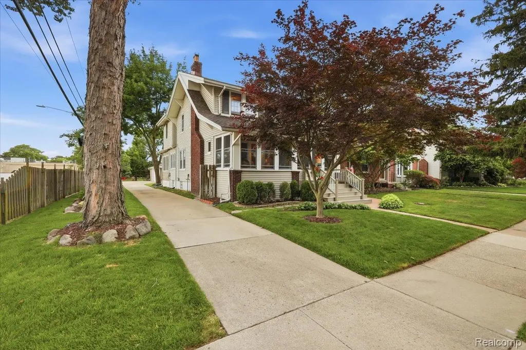 1917 Clawson Avenue Royal Oak City MI 48073